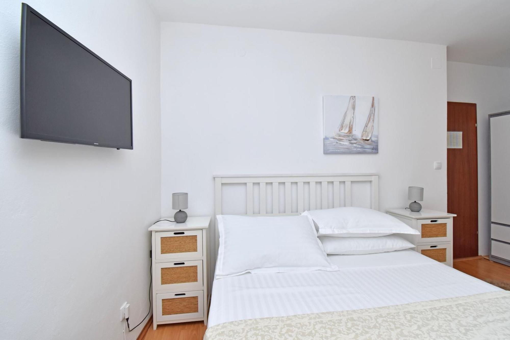 Apartment & Rooms Meri Tucepi Exterior photo