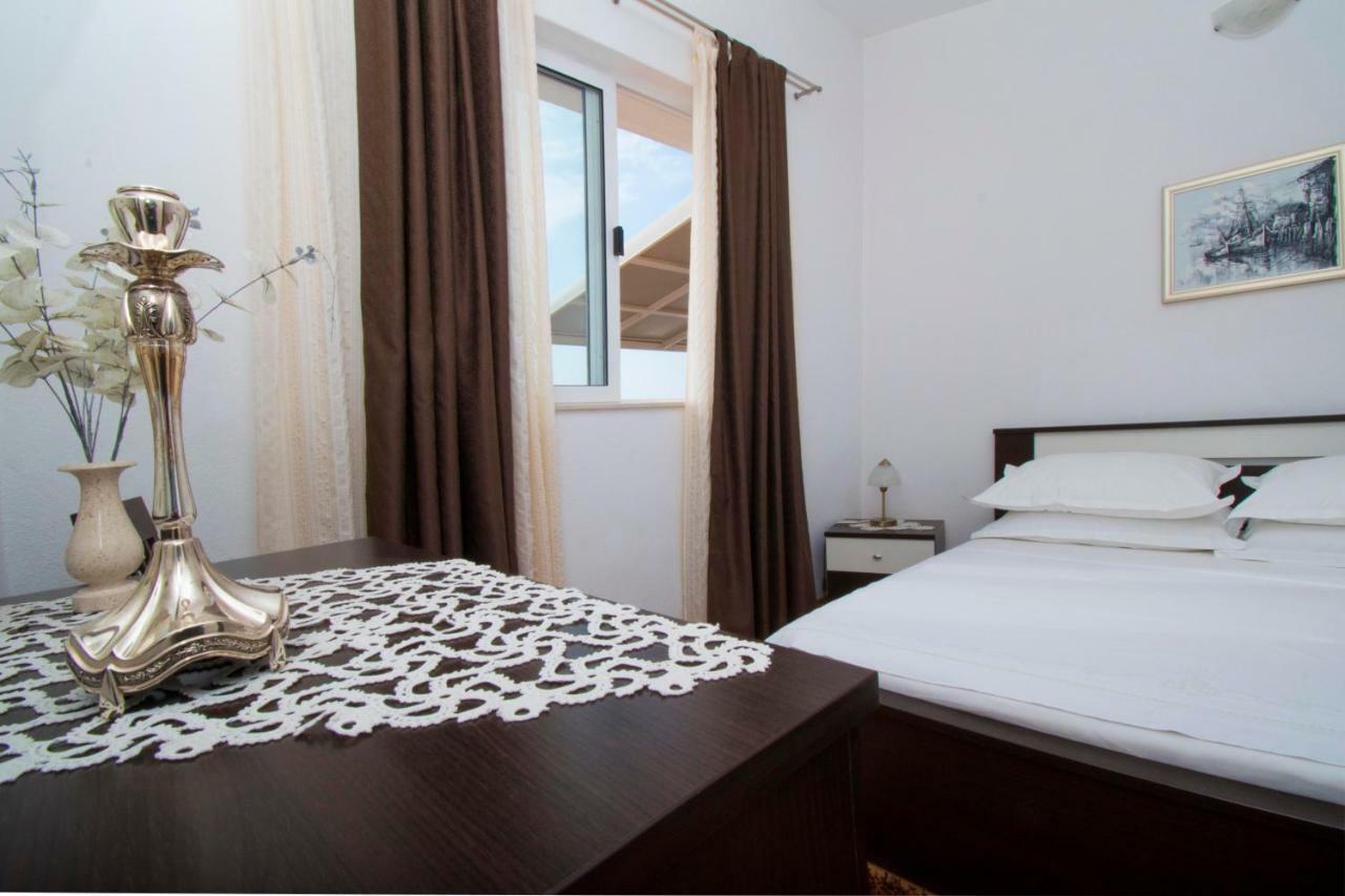 Apartment & Rooms Meri Tucepi Exterior photo